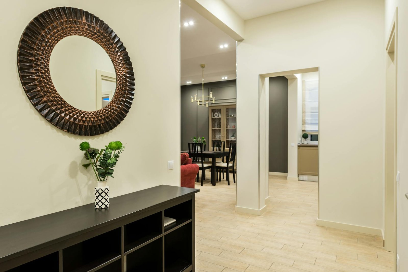 The Entryway Staging Test: What Buyers Decide in the First 10 Seconds